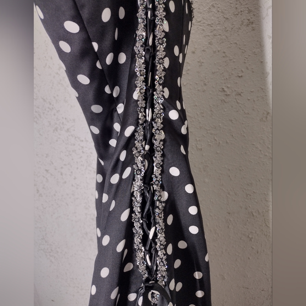 Formal Mori Lee dress by Madeline Gardener - Picture 4 of 6